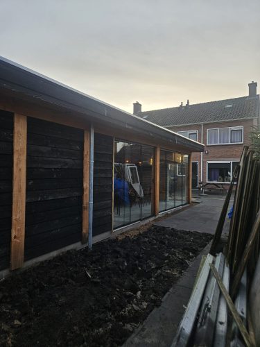 Mancave in de achtertuin img 20251129 wa0001