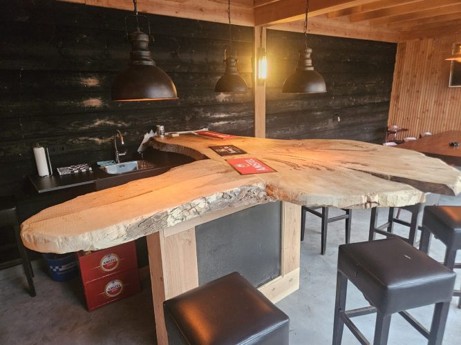 Mancave in de achtertuin img 20251129 wa0002